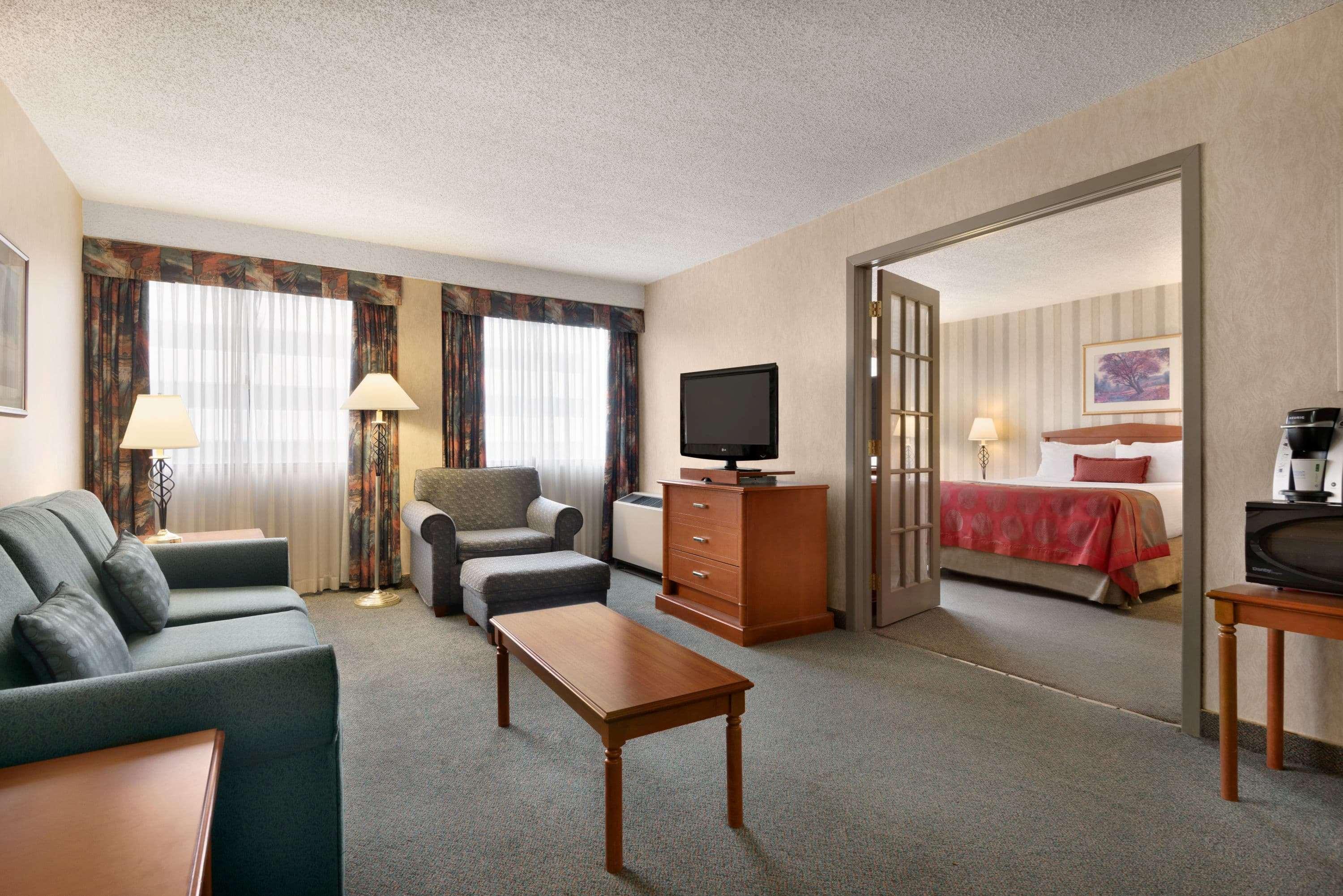 Ramada Plaza By Wyndham Regina Downtown Otel Dış mekan fotoğraf