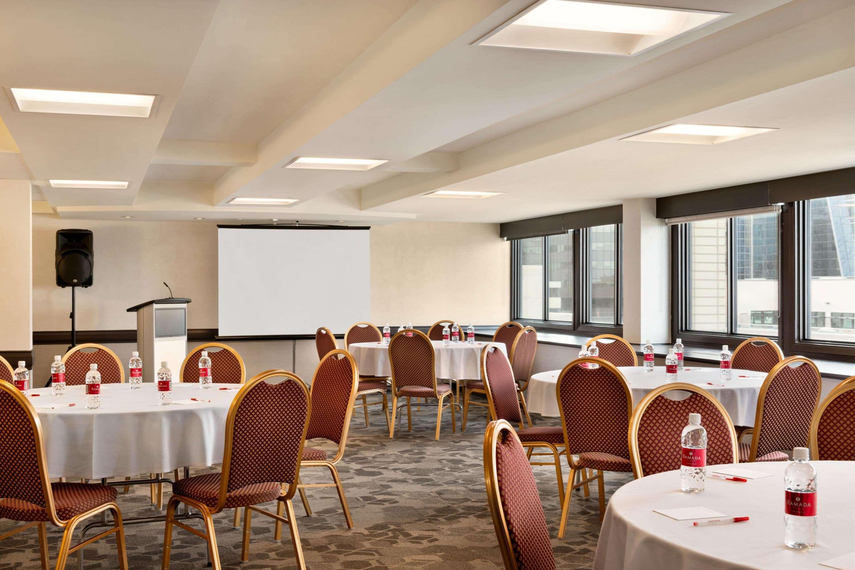 Ramada Plaza By Wyndham Regina Downtown Otel Dış mekan fotoğraf